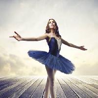 plesačica, žena, djevojka, ples, pozornica, oblaci Bowie15 - Dreamstime