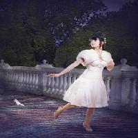 žena, bijela, haljina, vrt, šetnja Evgeniya Tubol - Dreamstime